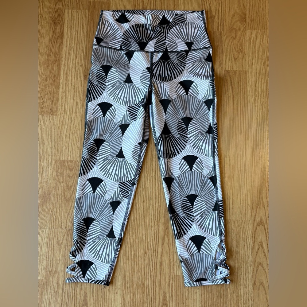Aerie Women's Cropped High Waisted Leggings Size Small Black Gray White